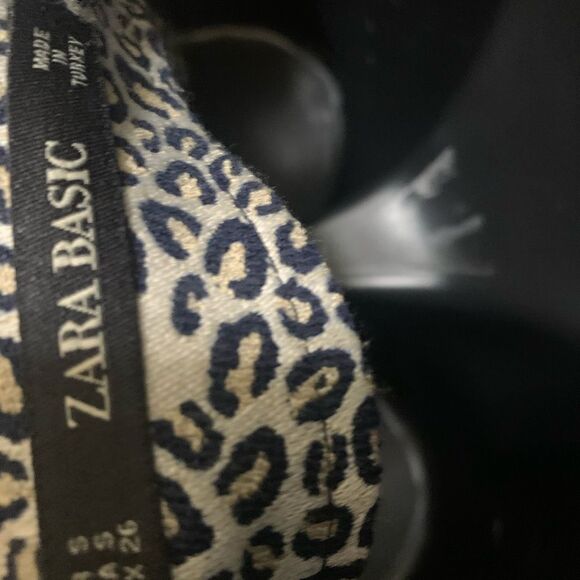 Zara Basic’s size small - Picture 3 of 4